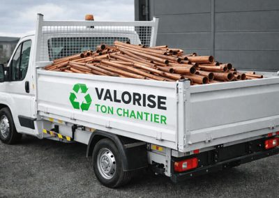 Collecte rapide de cuivre à Saint-Genis-Laval avec un camion benne